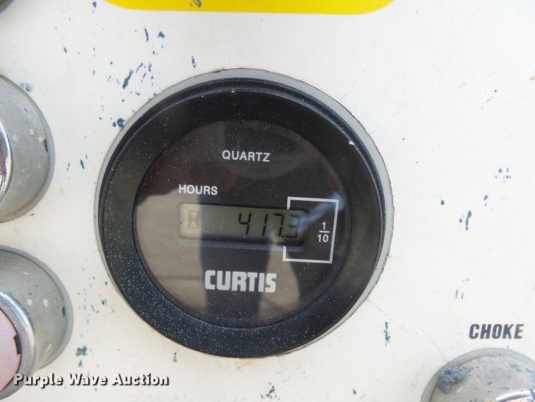 image for item EF9540 2008 Mec 3772RT scissor lift