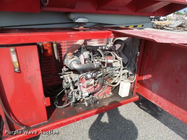 image for item EF9540 2008 Mec 3772RT scissor lift