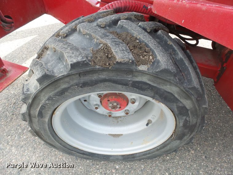 image for item EF9540 2008 Mec 3772RT scissor lift