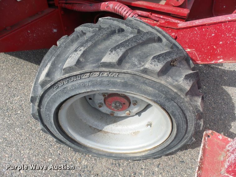 image for item EF9540 2008 Mec 3772RT scissor lift