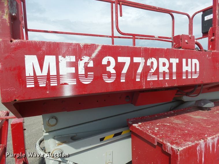 image for item EF9540 2008 Mec 3772RT scissor lift