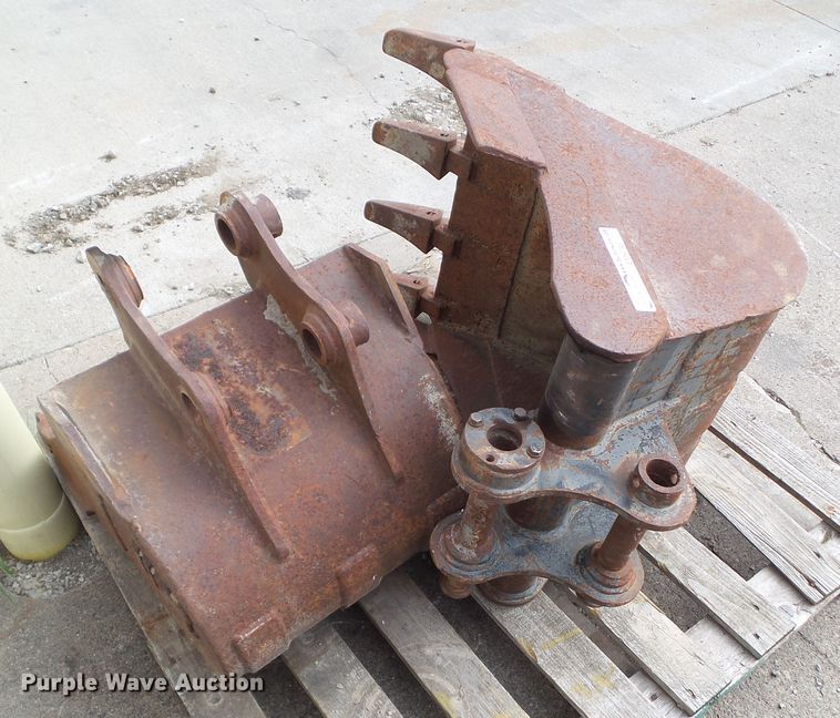 image for item EM9798 (2) backhoe buckets