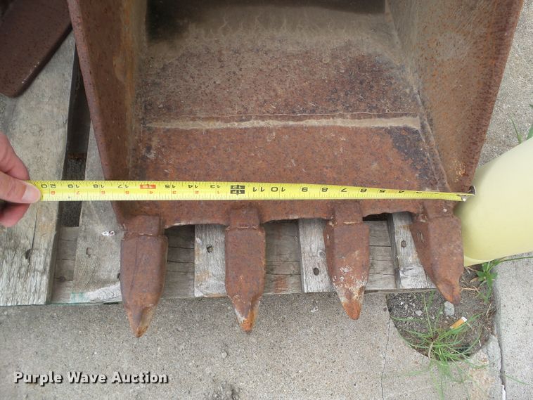 image for item EM9798 (2) backhoe buckets