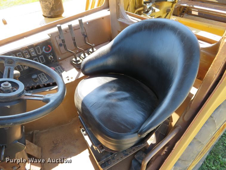 image for item EV9691 1995 Caterpillar 615C Series II elevating scraper