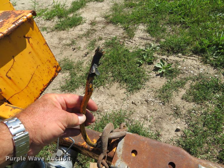 image for item EV9692 1996 Brush Bandit 65 wood chipper