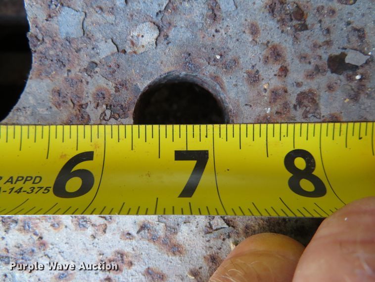 image for item EV9696 (47) V track 24"W single grouser track pads