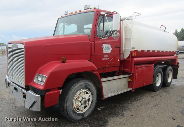image for item FD9278 1989 Freightliner FLC112 tank truck