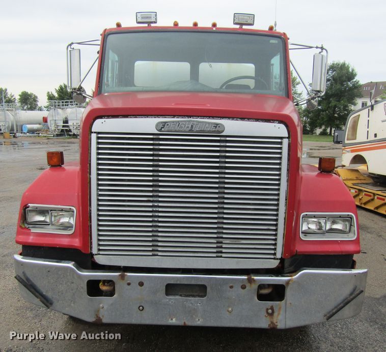 image for item FD9278 1989 Freightliner FLC112 tank truck