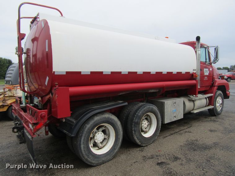image for item FD9278 1989 Freightliner FLC112 tank truck