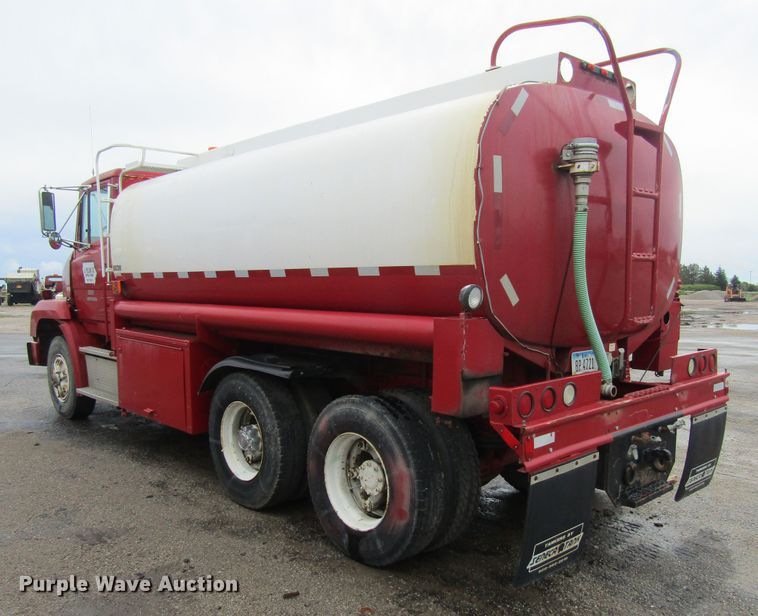 image for item FD9278 1989 Freightliner FLC112 tank truck