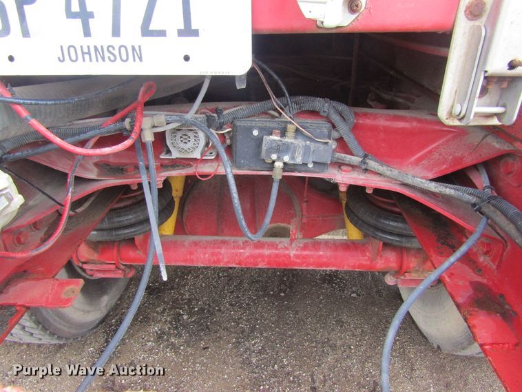 image for item FD9278 1989 Freightliner FLC112 tank truck