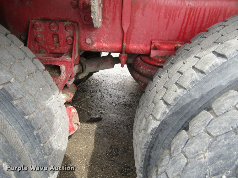 image for item FD9278 1989 Freightliner FLC112 tank truck