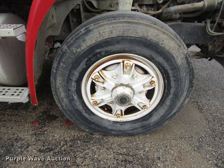 image for item FD9278 1989 Freightliner FLC112 tank truck