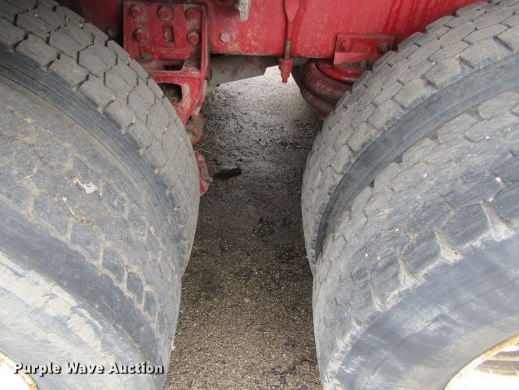 image for item FD9278 1989 Freightliner FLC112 tank truck