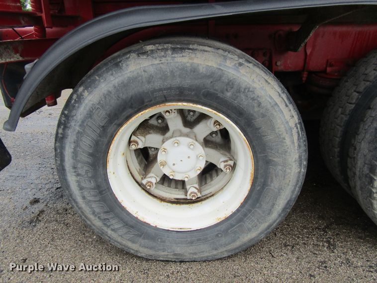 image for item FD9278 1989 Freightliner FLC112 tank truck