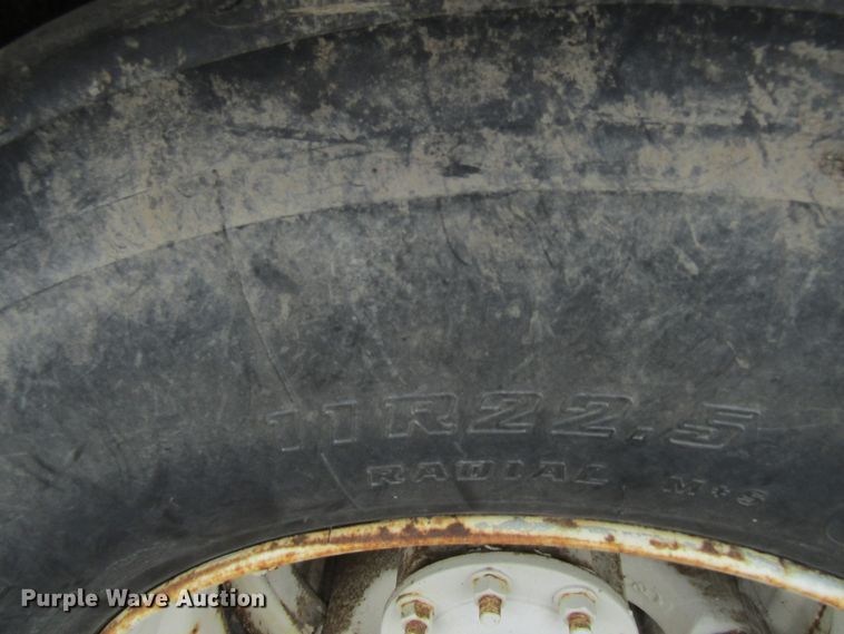 image for item FD9278 1989 Freightliner FLC112 tank truck