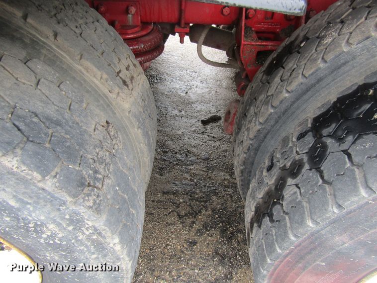 image for item FD9278 1989 Freightliner FLC112 tank truck