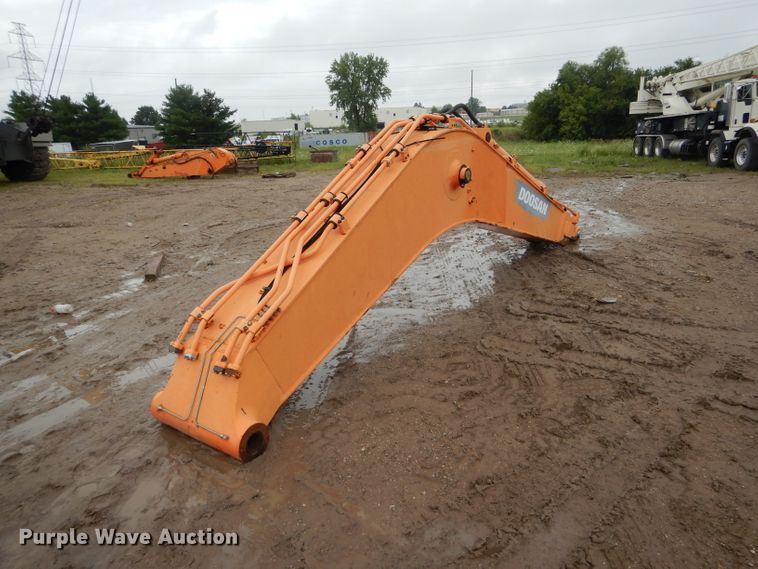 image for item FI9620 2006 Doosan DX300LC excavator boom