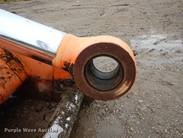 image for item FI9620 2006 Doosan DX300LC excavator boom