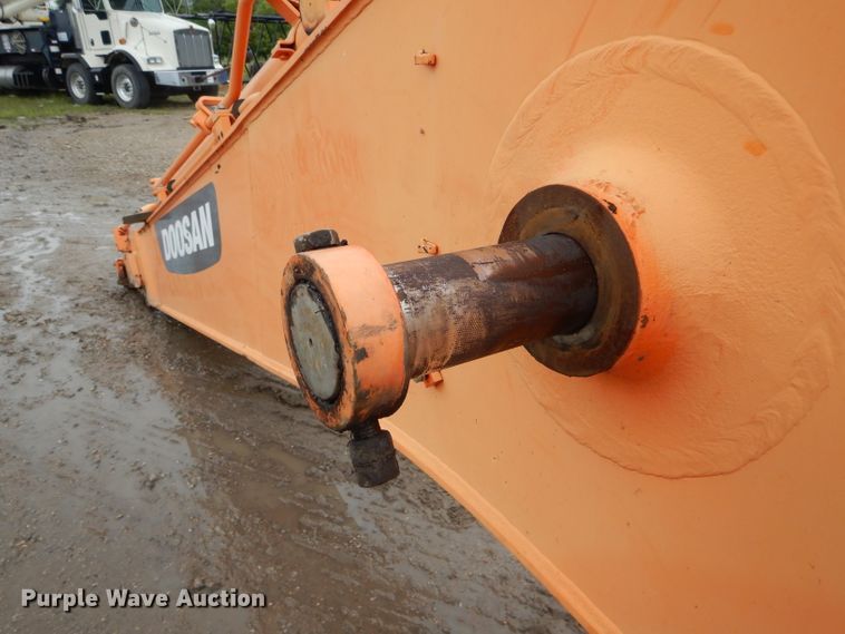 image for item FI9620 2006 Doosan DX300LC excavator boom