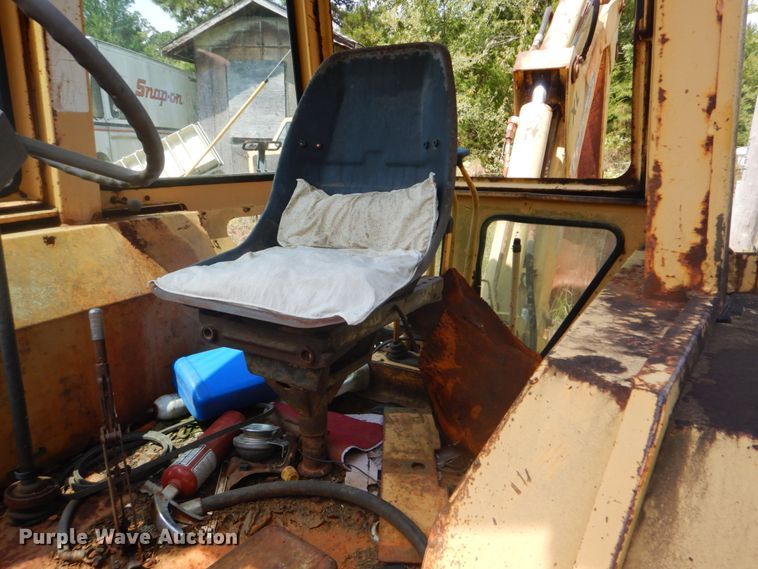 image for item FT9435 Ford 555A backhoe