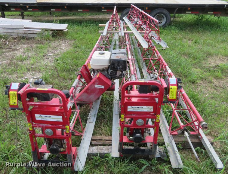 image for item FV9035 Razorback 12HED screed