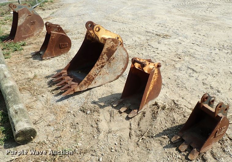 image for item GB9302 (5) excavator buckets