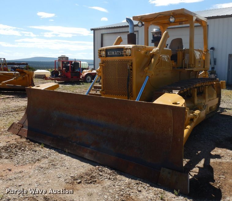 image for item GG9084 1981 Komatsu D65 dozer