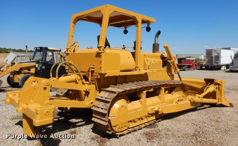 image for item GG9084 1981 Komatsu D65 dozer