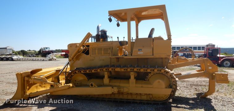image for item GG9084 1981 Komatsu D65 dozer