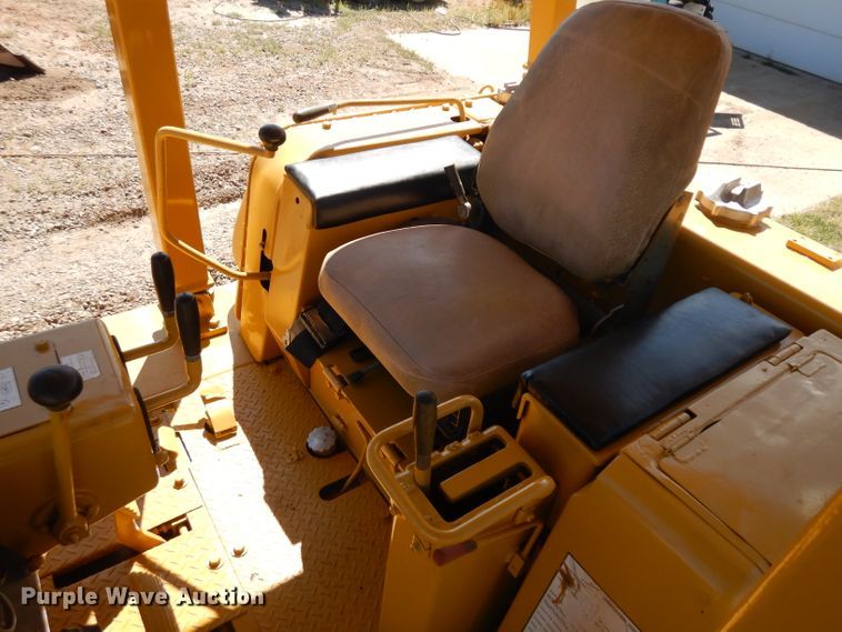 image for item GG9084 1981 Komatsu D65 dozer