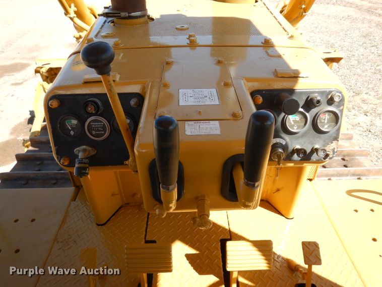image for item GG9084 1981 Komatsu D65 dozer