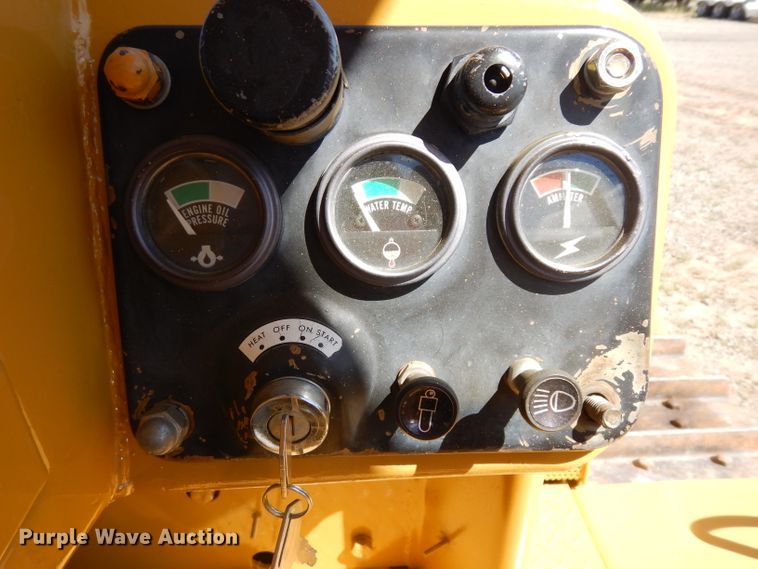 image for item GG9084 1981 Komatsu D65 dozer