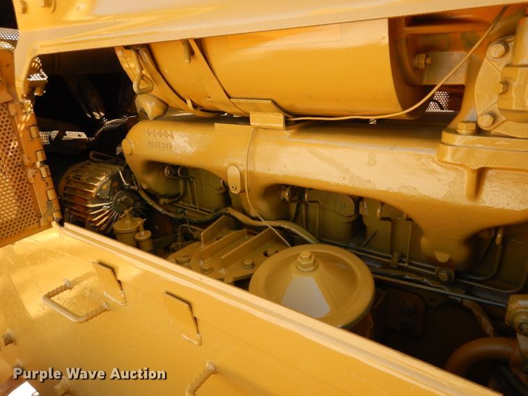 image for item GG9084 1981 Komatsu D65 dozer