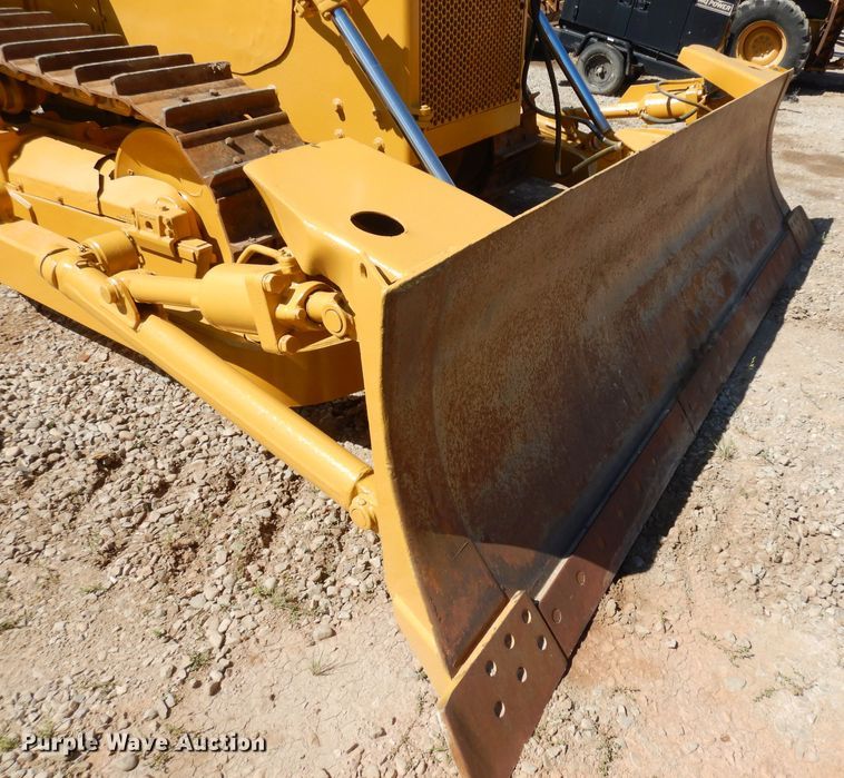 image for item GG9084 1981 Komatsu D65 dozer