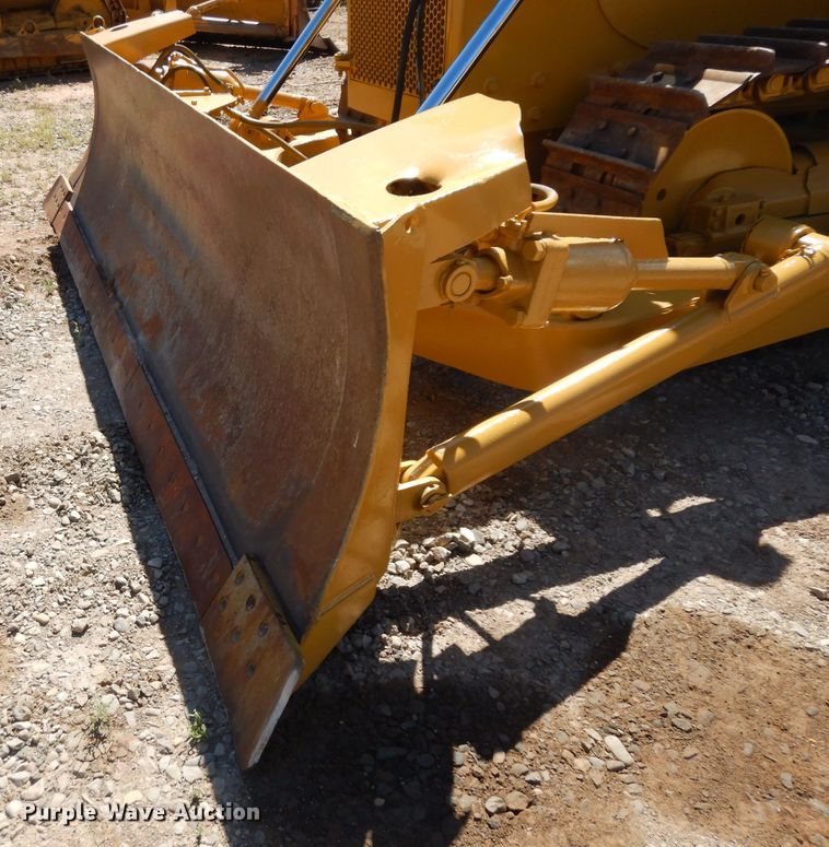 image for item GG9084 1981 Komatsu D65 dozer