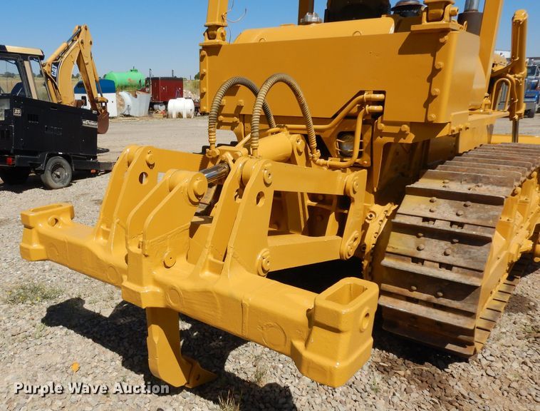image for item GG9084 1981 Komatsu D65 dozer