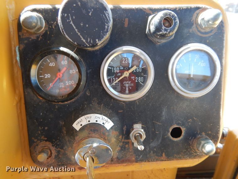 image for item GG9085 1979 Komatsu D65E-6 dozer