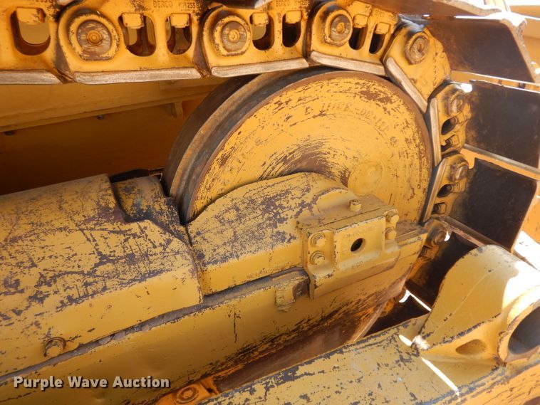 image for item GG9085 1979 Komatsu D65E-6 dozer