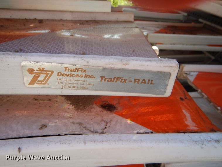 image for item GH9645 Traffix-Rail barricades