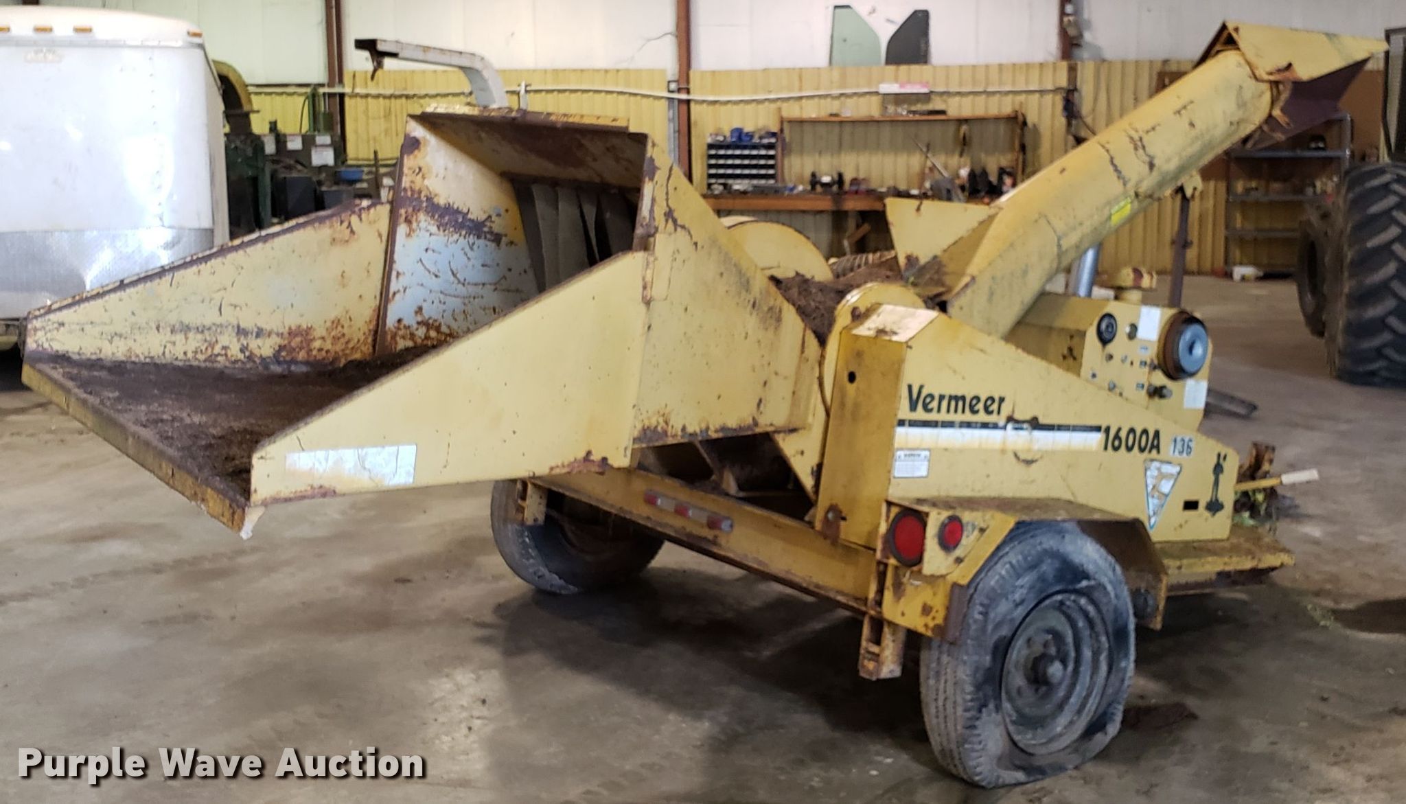 1990 Vermeer 1600A wood chipper in Springfield, MO Item DH2777 sold