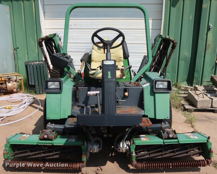 image for item DG4148 1998 John Deere 3365 reel mower