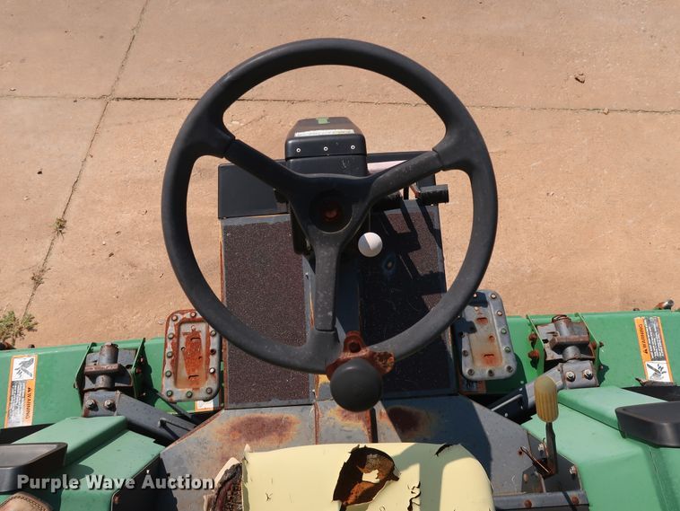 image for item DG4148 1998 John Deere 3365 reel mower