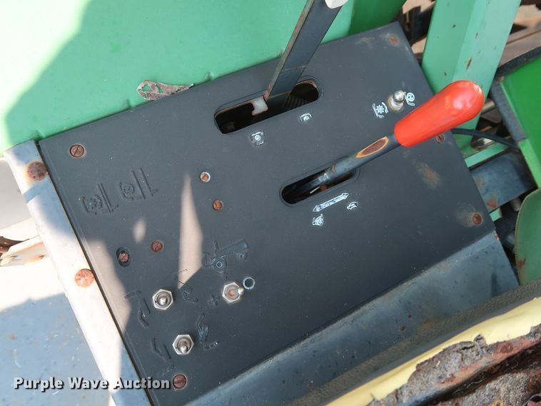 image for item DG4148 1998 John Deere 3365 reel mower