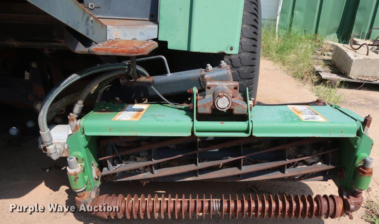 image for item DG4148 1998 John Deere 3365 reel mower