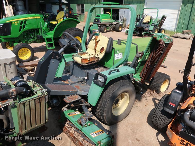 image for item DG4149 1998 John Deere 3365 reel mower