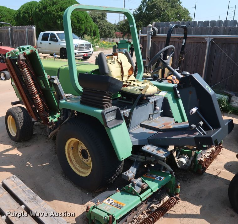 image for item DG4149 1998 John Deere 3365 reel mower