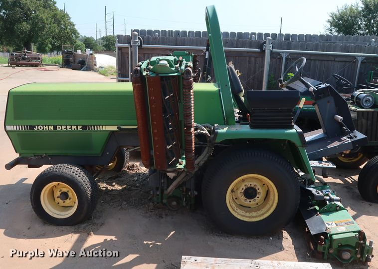 image for item DG4149 1998 John Deere 3365 reel mower