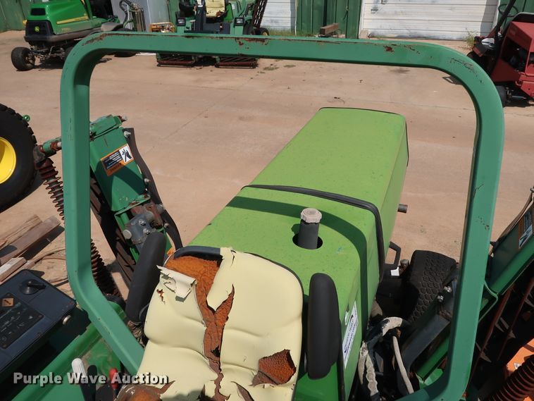 image for item DG4149 1998 John Deere 3365 reel mower