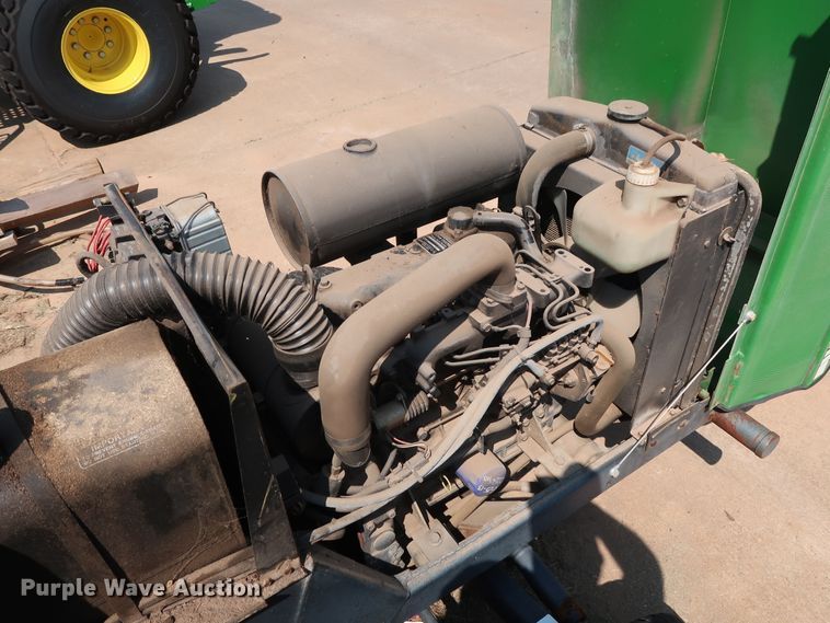 image for item DG4149 1998 John Deere 3365 reel mower